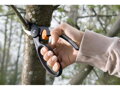 Dvojčepeľové záhradné nožnice FISKARS FingerLoop P44