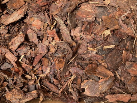 Borovicová kôra 80 L, frakcia 20 - 50 mm