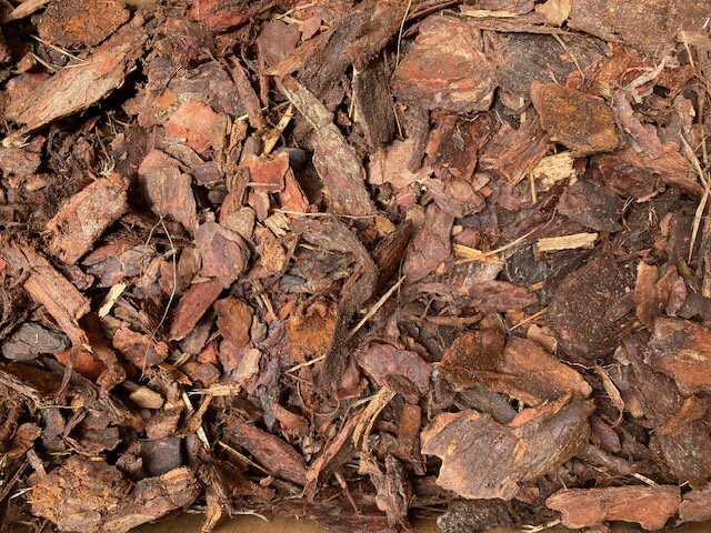 Borovicová kôra 80 L, frakcia 20 - 50 mm